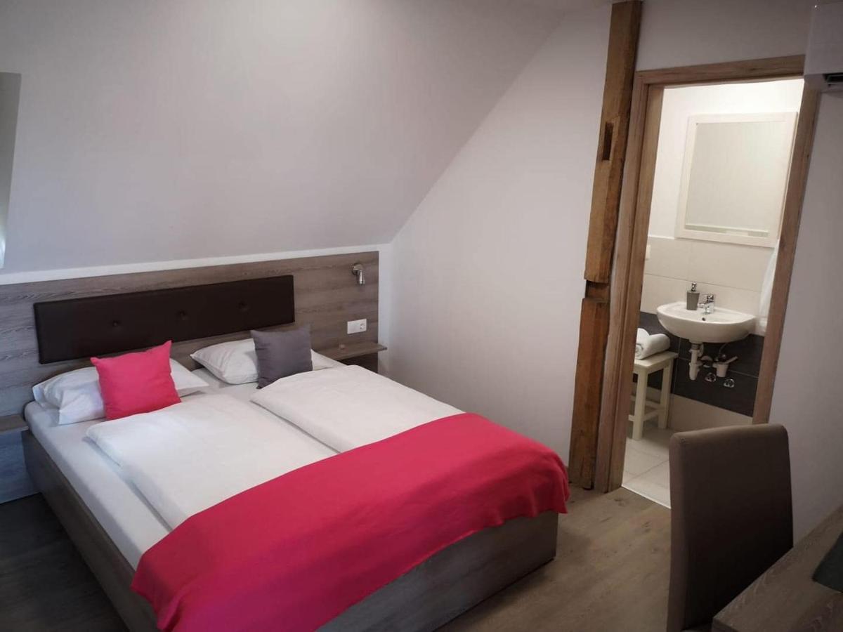 Roze Vendeghaz Hotel Villany Bagian luar foto