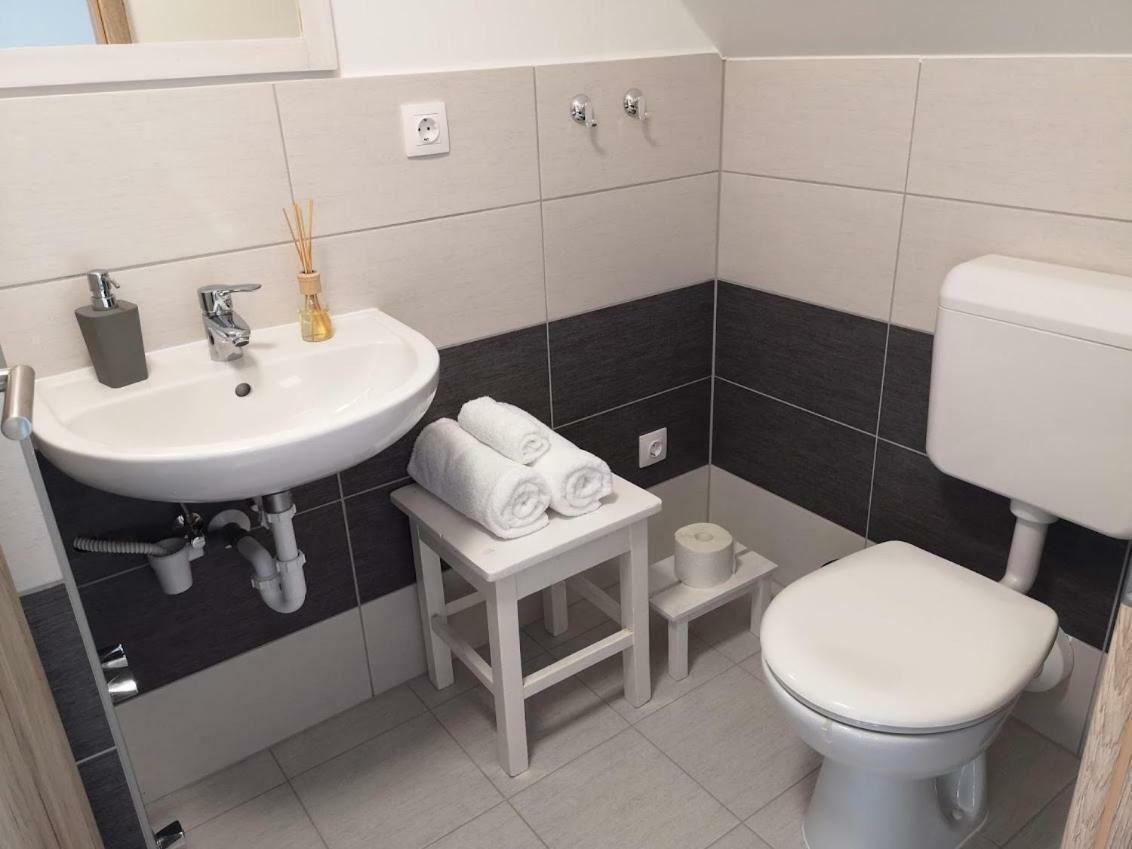 Roze Vendeghaz Hotel Villany Bagian luar foto